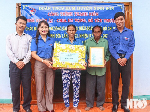 /nha-tinh-nghia